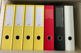 7x Bundesordner / Classeurs (A4, 8cm)