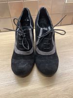 Stiefeletten aus schwarzem Wildleder, Schnürse Grösse 39