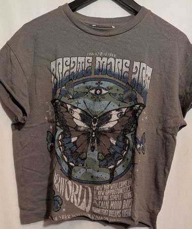 Creatives Schmetterling T-Shirts Khaki Grün Gr. S
