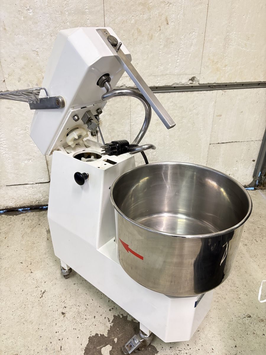 Elettrodomestici da cucina: Teigmaschine knettmaschine – Usato da Buchs AG venduto da imar82 3