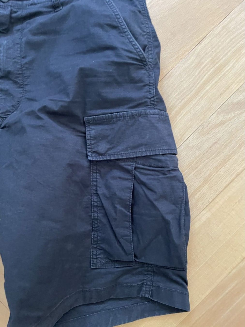 Uniqlo Pantaloni: Cargo Hose kurz Uniqlo – Usato da Zürich venduto da pba_original 2