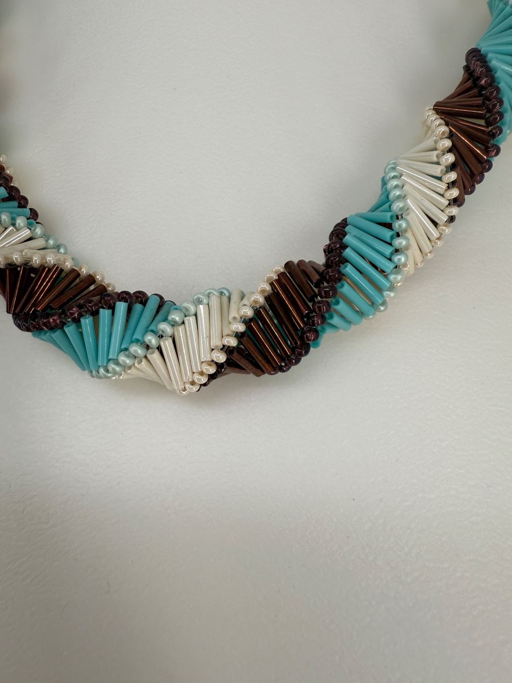 Catenine: Halskette mit Glasperlen, Handmade, neuwertig, Spiraldesign – Nuovo (secondo la descrizione) da Auenstein venduto da moin. 1