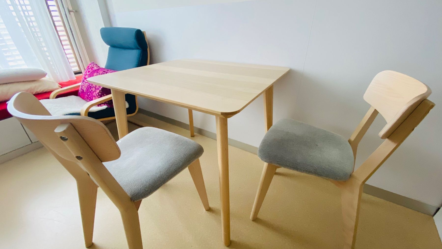 Ikea Set de table et chaises: Tisch und 2 Stühle – D'occasion à Zürich par vgo_b5p5