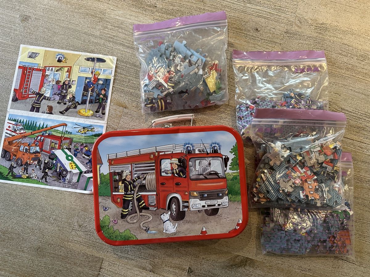 Puzzle: Puzzle-Koffer mit 4 Puzzle – Usato da Bassersdorf venduto da Tscheni3