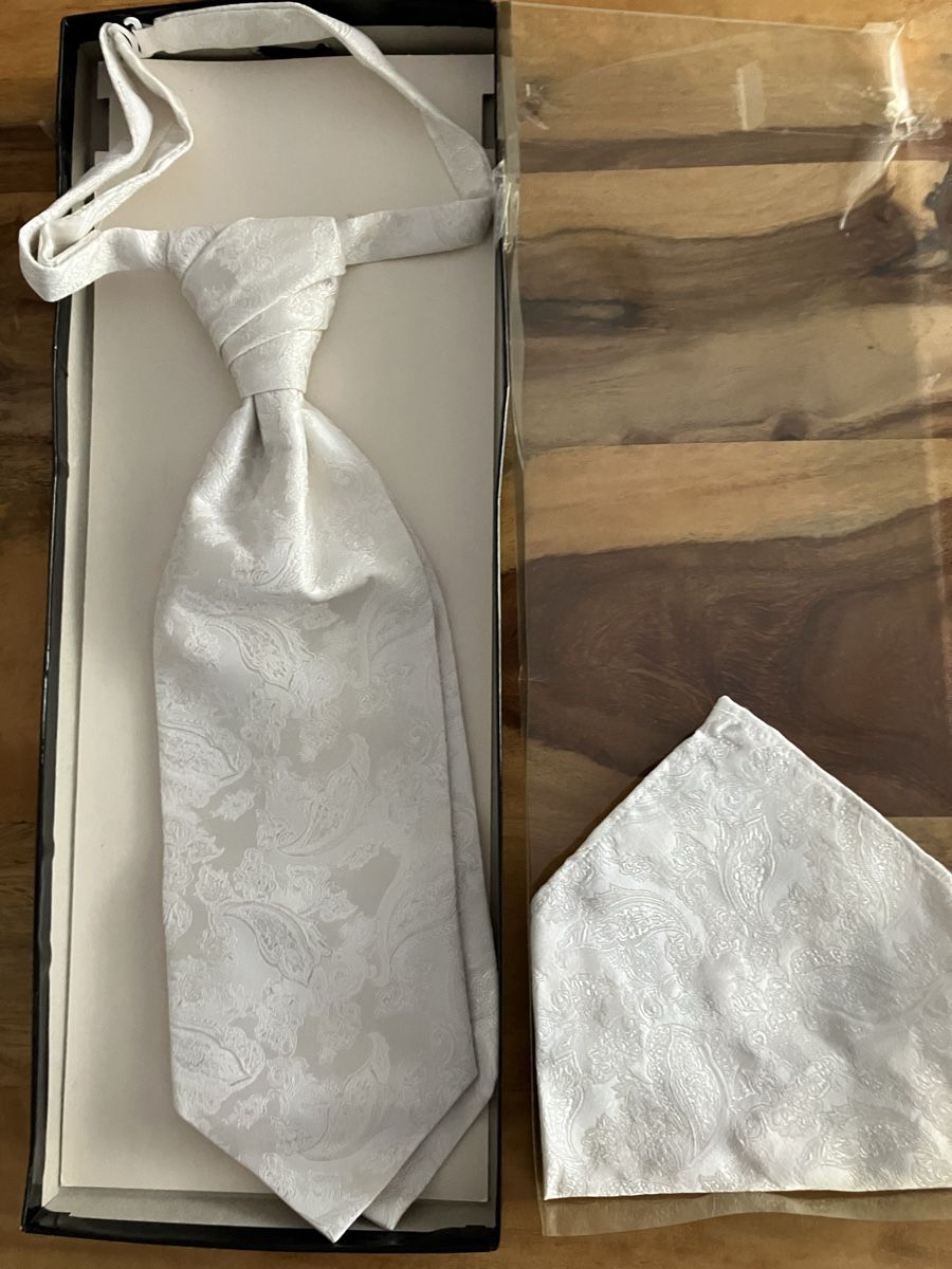 Cravatte: Hochzeitsset Weste + Plastron + Einstecktuch + Krawatte – Usato da Wabern venduto da koe_97bw 1