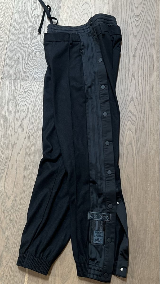 Adidas Pantalons: Adidas Snap Button Hose Gr.XS – D'occasion à Visp par bluenero 1