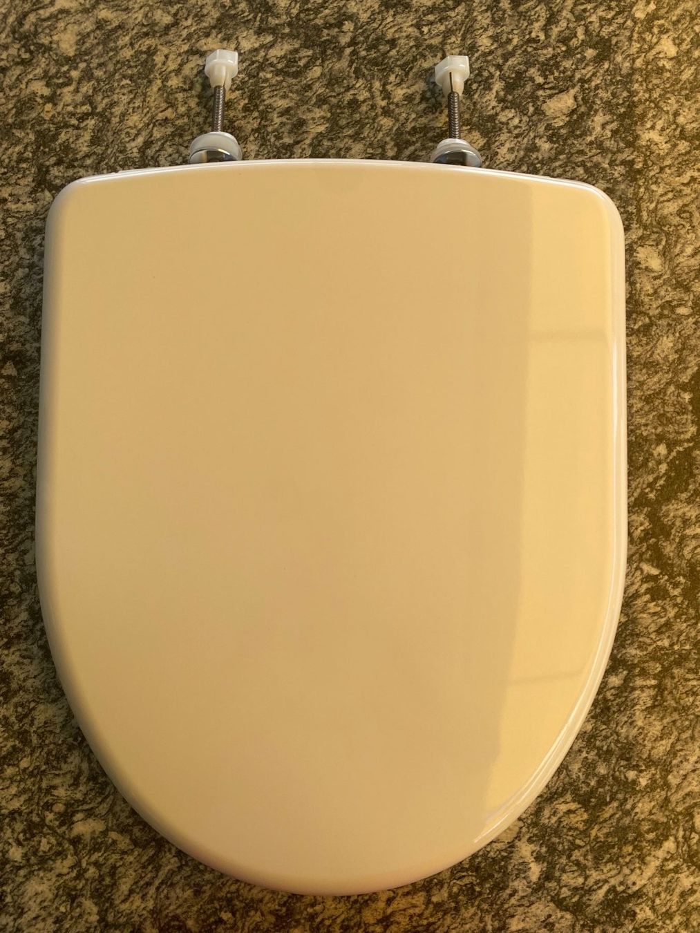WC: WC-Deckel mit Absenkautomatik – Gebraucht aus Unterengstringen von