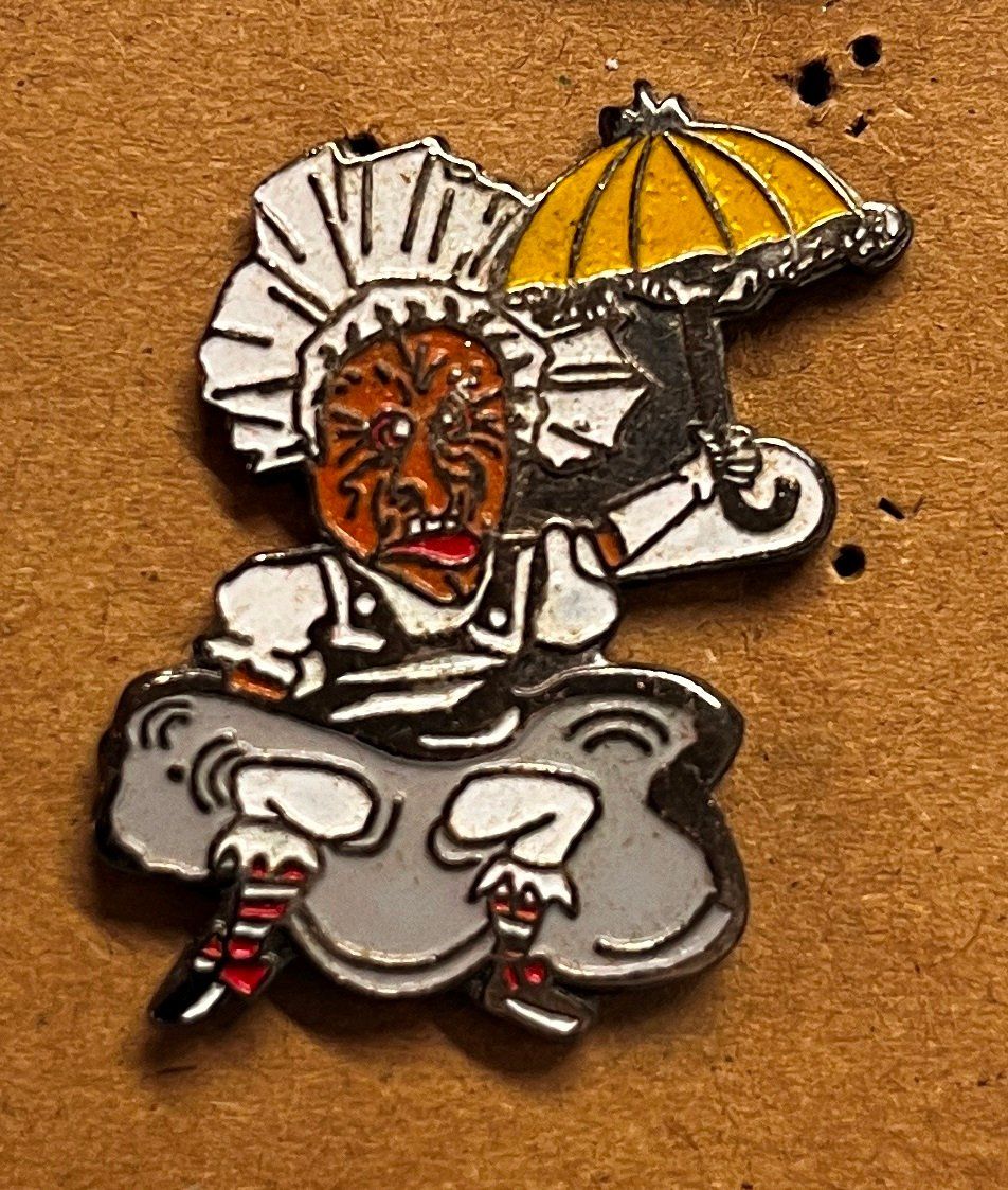 Placchette & Badge: Fasnachts Pin, Bärnerwiib Kriens – Usato da Obernau venduto da Wgnom