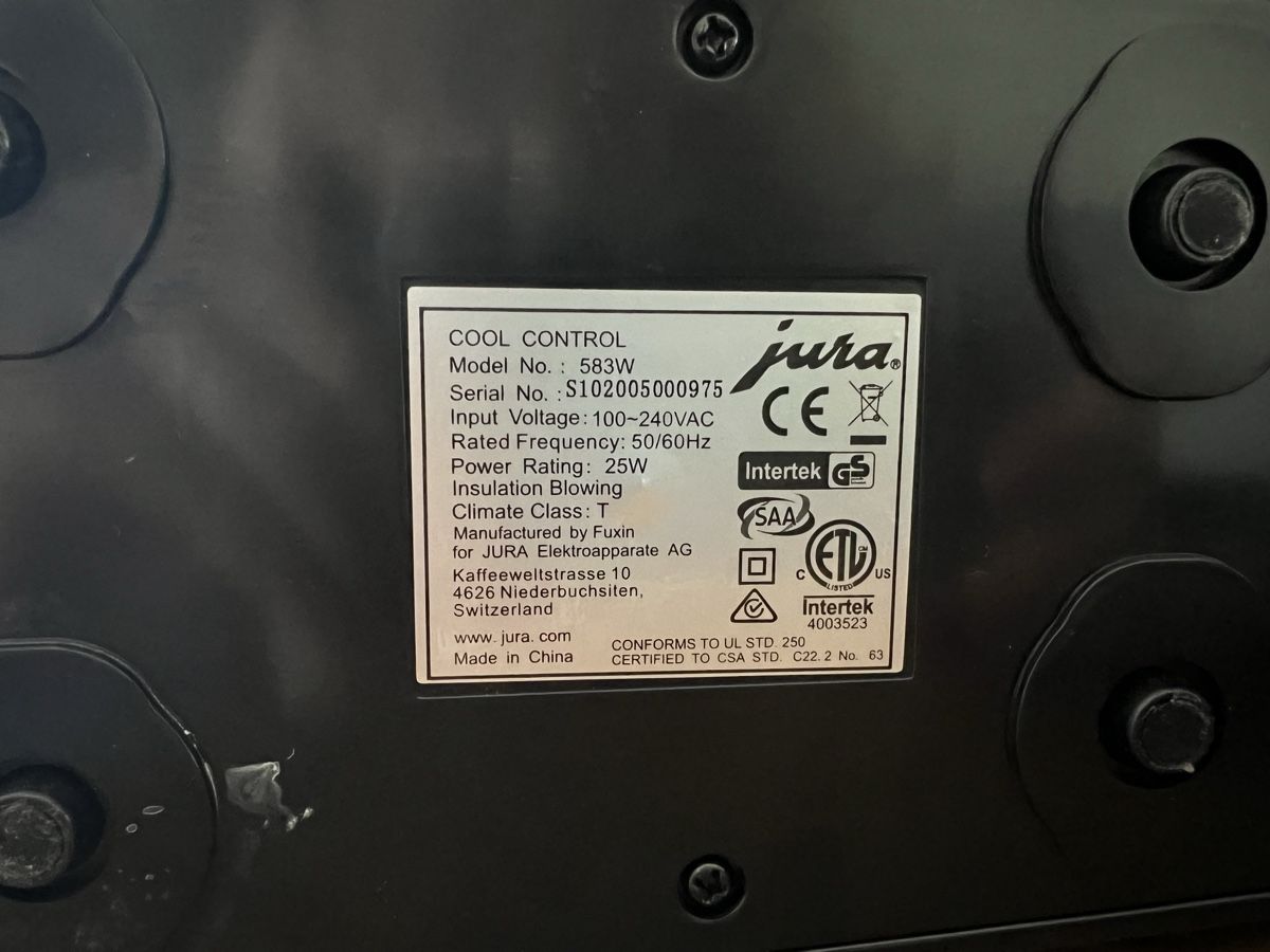 Jura Macchine per caffè & Macchine per espresso: Jura Kaffeemaschine E6 mit Milchkühler Cool Control  – Usato da Rothrist venduto da Romi4321 5