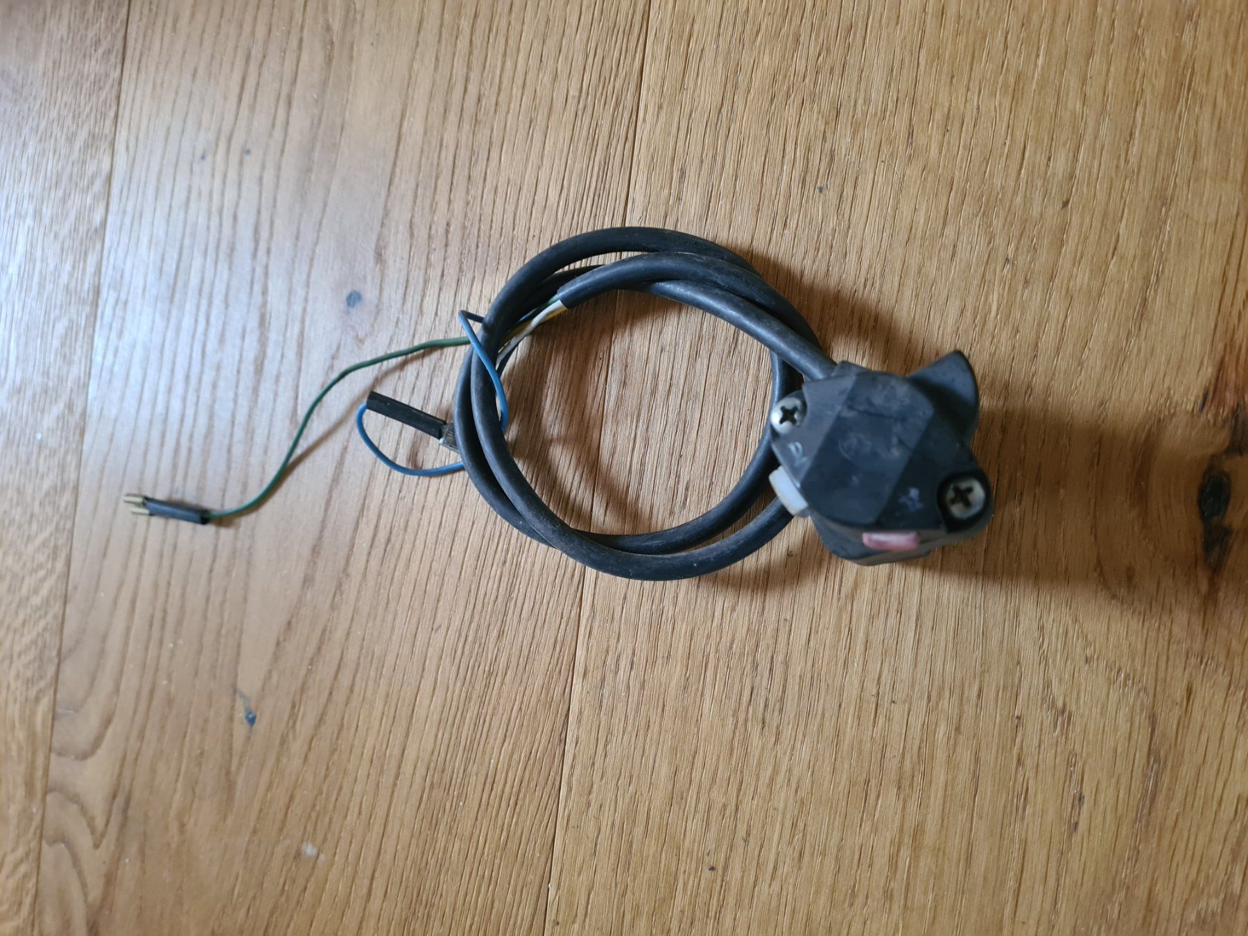 Pony Cyclomoteurs: Schalter CEV schwarz, zb. Pony – D'occasion à frümsen par Sailem 1