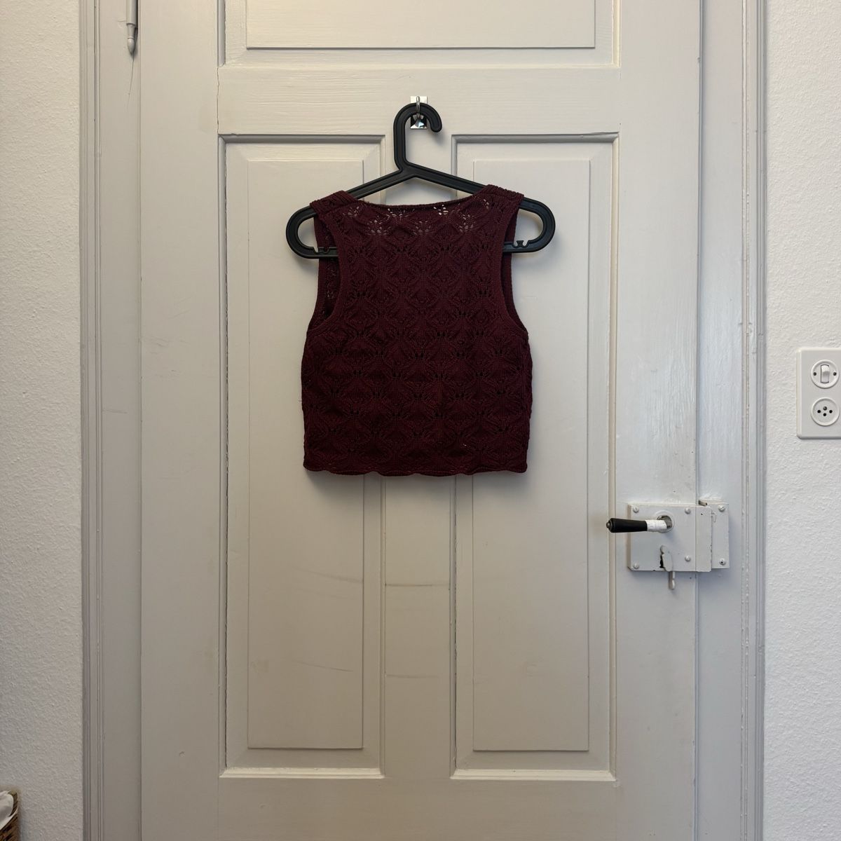 Stradivarius Top: Strickweste, bordeauxrot, Gr. XS – Usato da Baden venduto da sinaxli 1