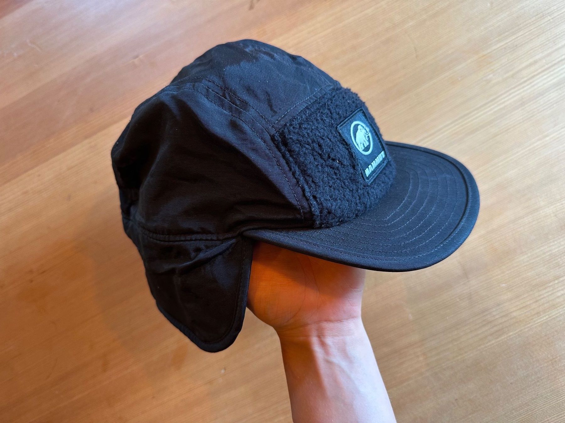 Mammut Sonstige Kleidung & Accessoires: Mammut, Cap mit Ohren, schwarz, OneSize – Gebraucht aus Sagogn von lialux 2