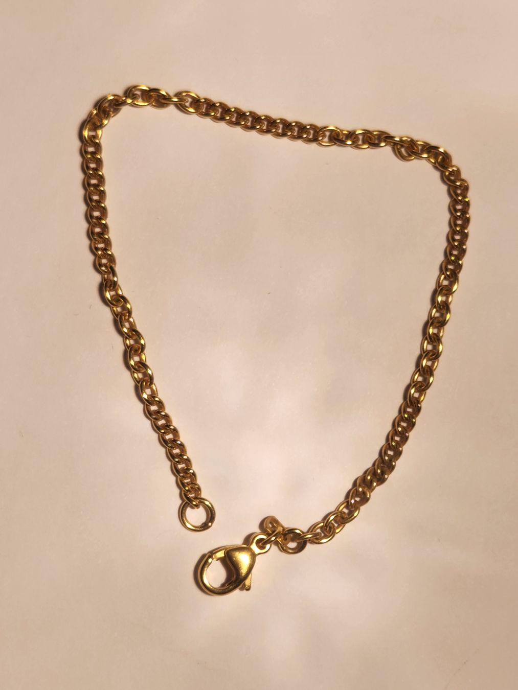 Armbänder & -reifen: Americ Gold Chain Bracelet, Elegant & Timeless Design – Gebraucht aus St. Gallen von  5