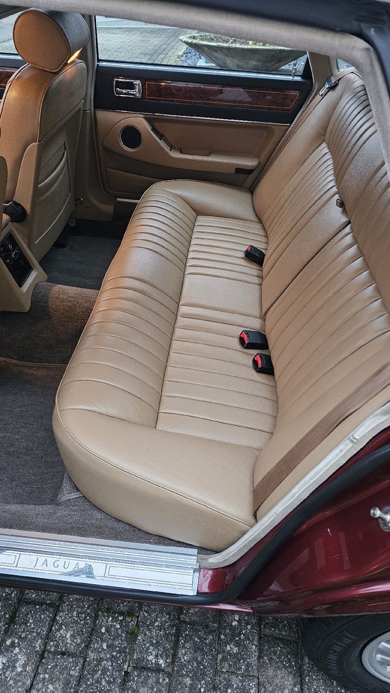 Jaguar Automobili: Jaguar Sovereign 4.0i – Usato da Aarau venduto da Lrf80 7