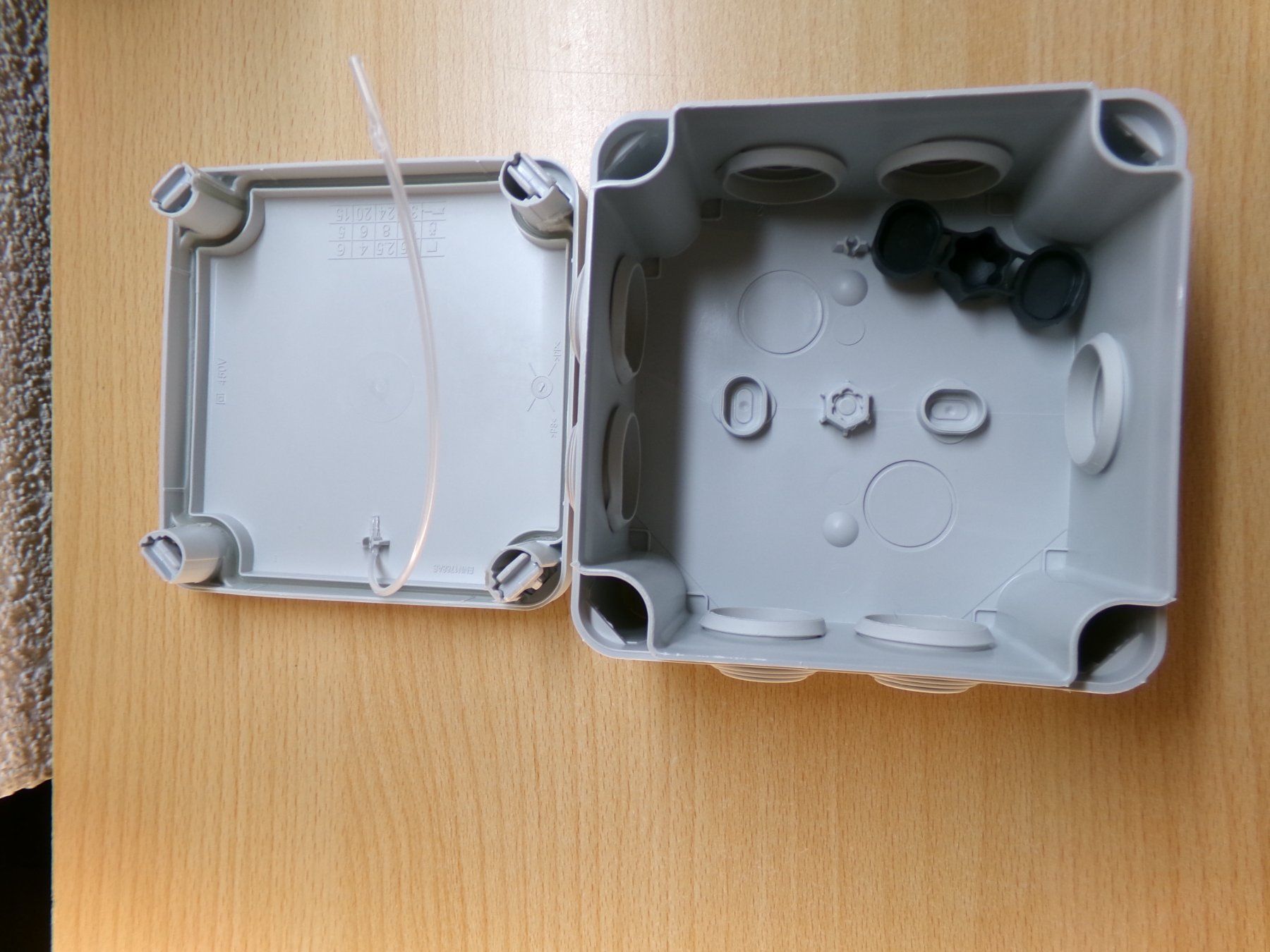 Schneider Alimentazione elettrica: Abzweigdose Schneider ENN05005 – Nuovo (secondo la descrizione) da Hombrechtikon venduto da HGK50 6