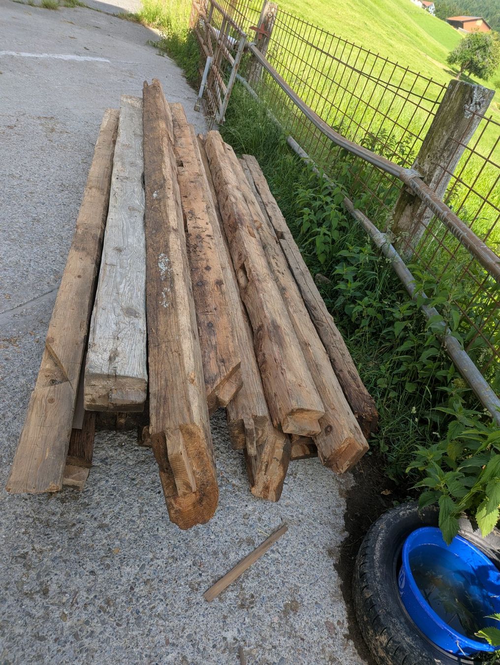 Articoli in legno: Alte Holz Balkem – Usato da Uetliburg SG venduto da Lion93 3