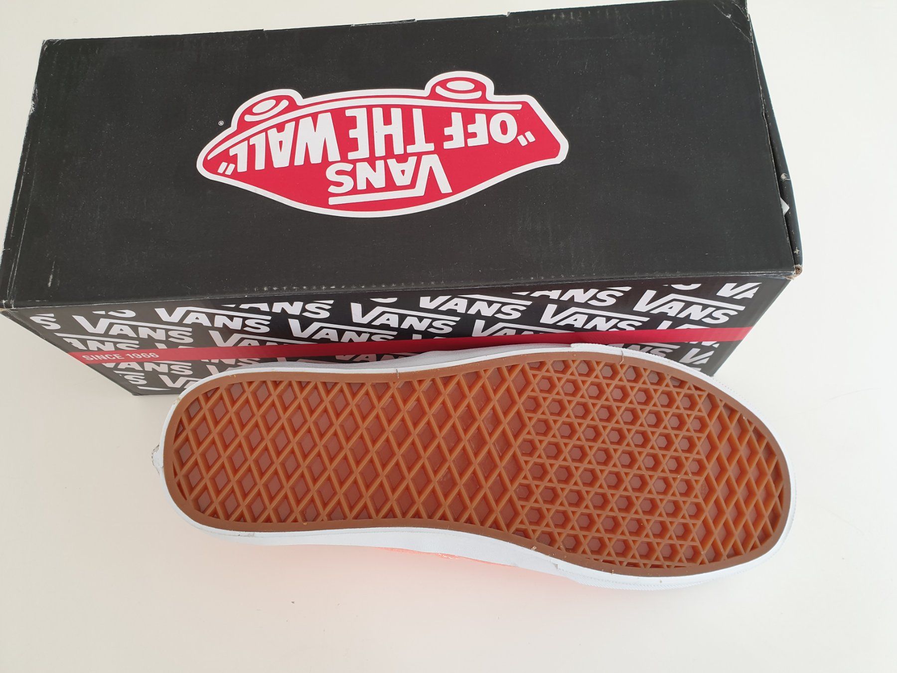 Vans Scarpe da uomo: VANS Authentic Fresh Salmon Gr. 41 – Nuovo e nell'imballaggio originale da Herisau venduto da dku_85hh 2