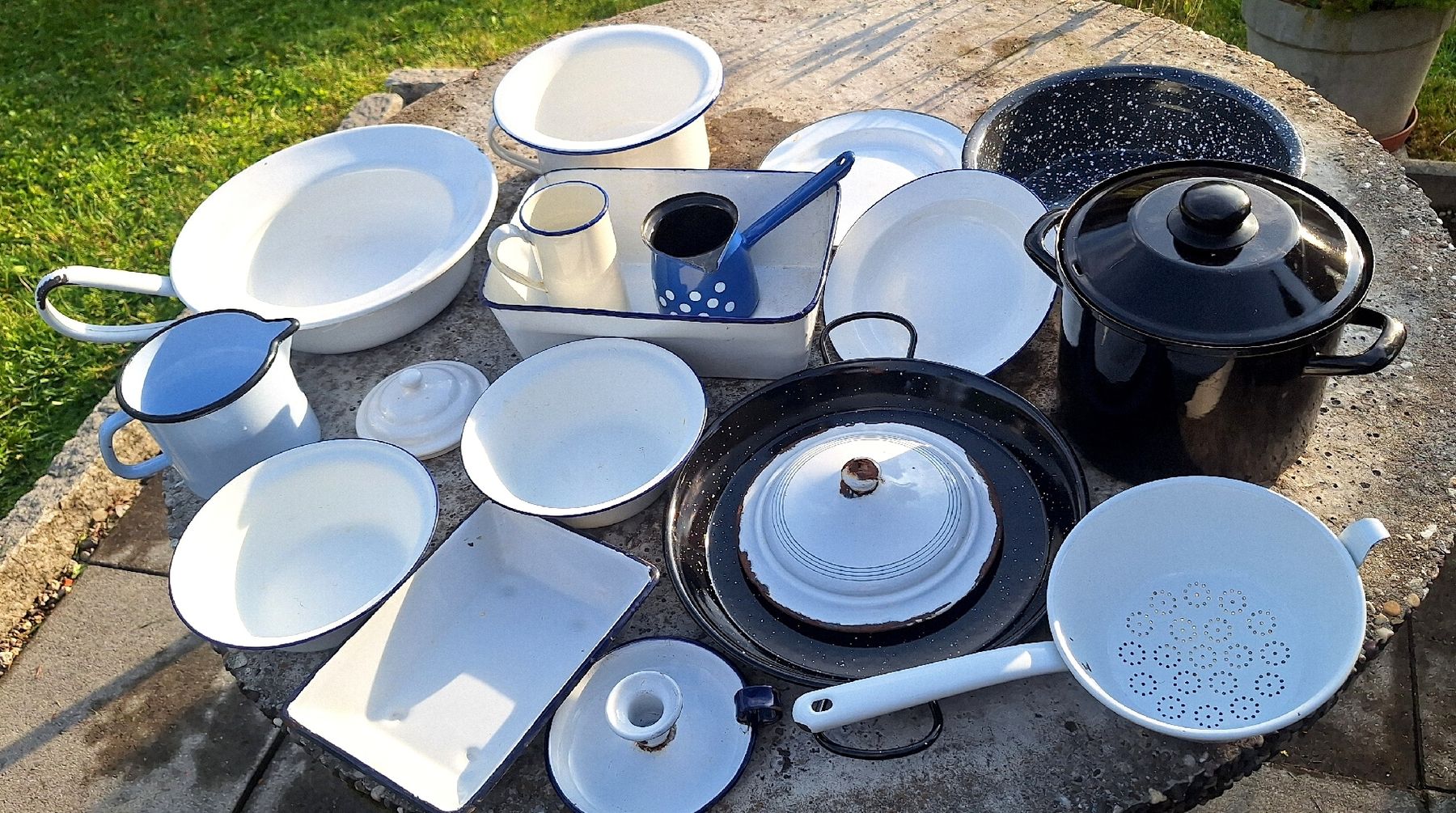 Set di piatti: Antike Emaille-Geschirr-Sammlung🥰 – Usato da Emmenbrücke venduto da abu_9mj8 1