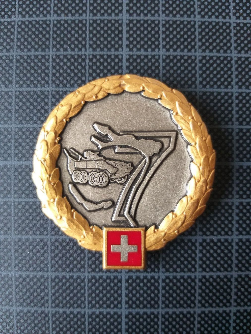 Placchette & Badge: Béretemblem Infanteriebrigade 7 – Nuovo (secondo la descrizione) da Bauma venduto da SwissMilitaria
