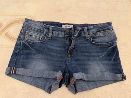 Kurze Jeansshorts Gr. 36 Sommerlich leicht zu tragen