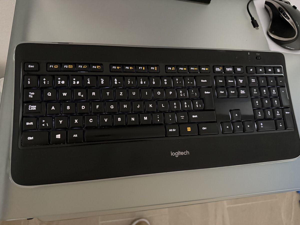 Logitech Tastiere: Logitech beleuchtete Tastatur mit Maus BUNDLE – Nuovo (secondo la descrizione) da Basel venduto da Frenchie-Bulldog 3