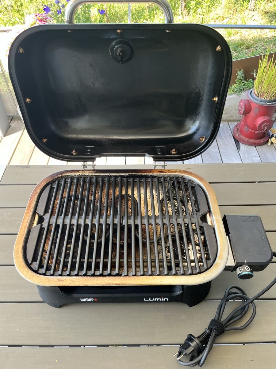 Weber Griglie: Weber Lumin Compact Elektrogrill mit Zubehör – Usato da ligerz venduto da Seebutz 1