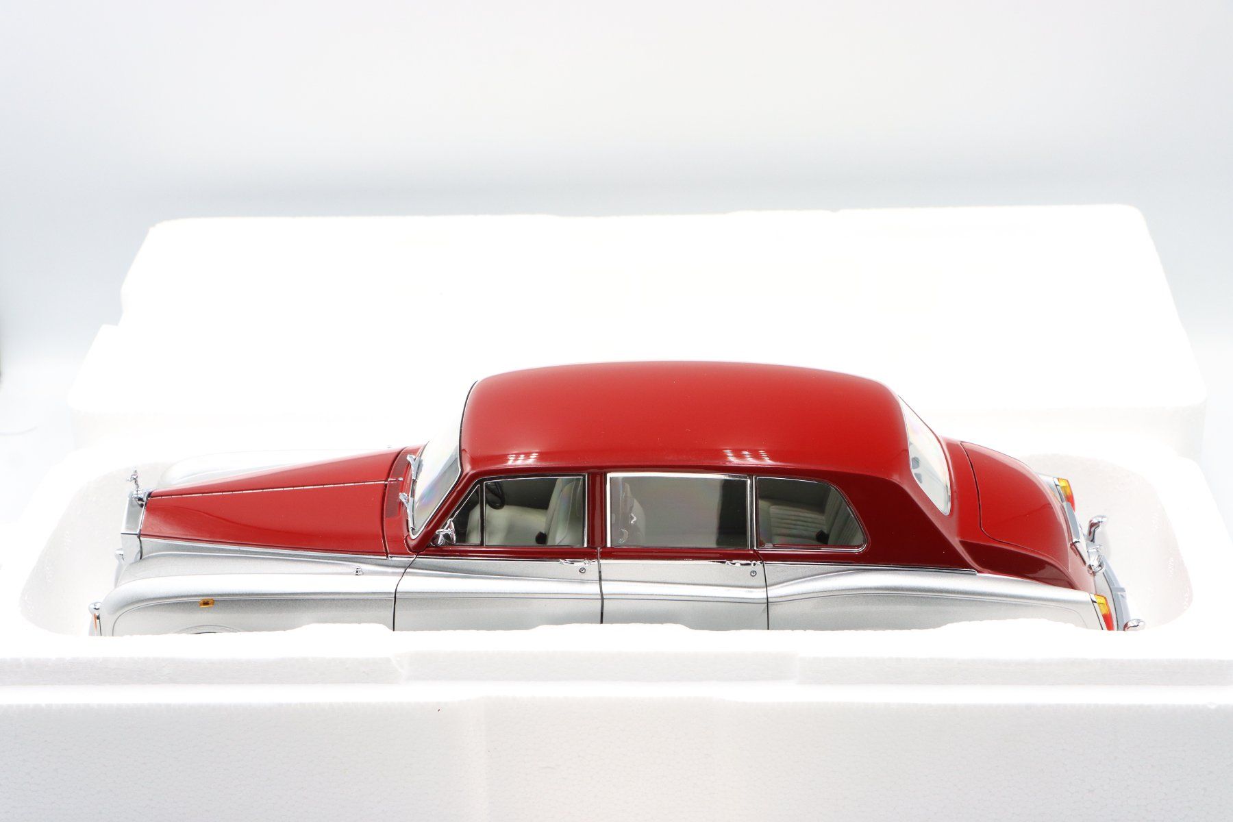 Rolls Royce Modellautos: Rolls Royce Phantom VI EWB 1968 1:18 Kyosho – Neu und originalverpackt aus Bühl b.Aarberg von modelldiecast 2