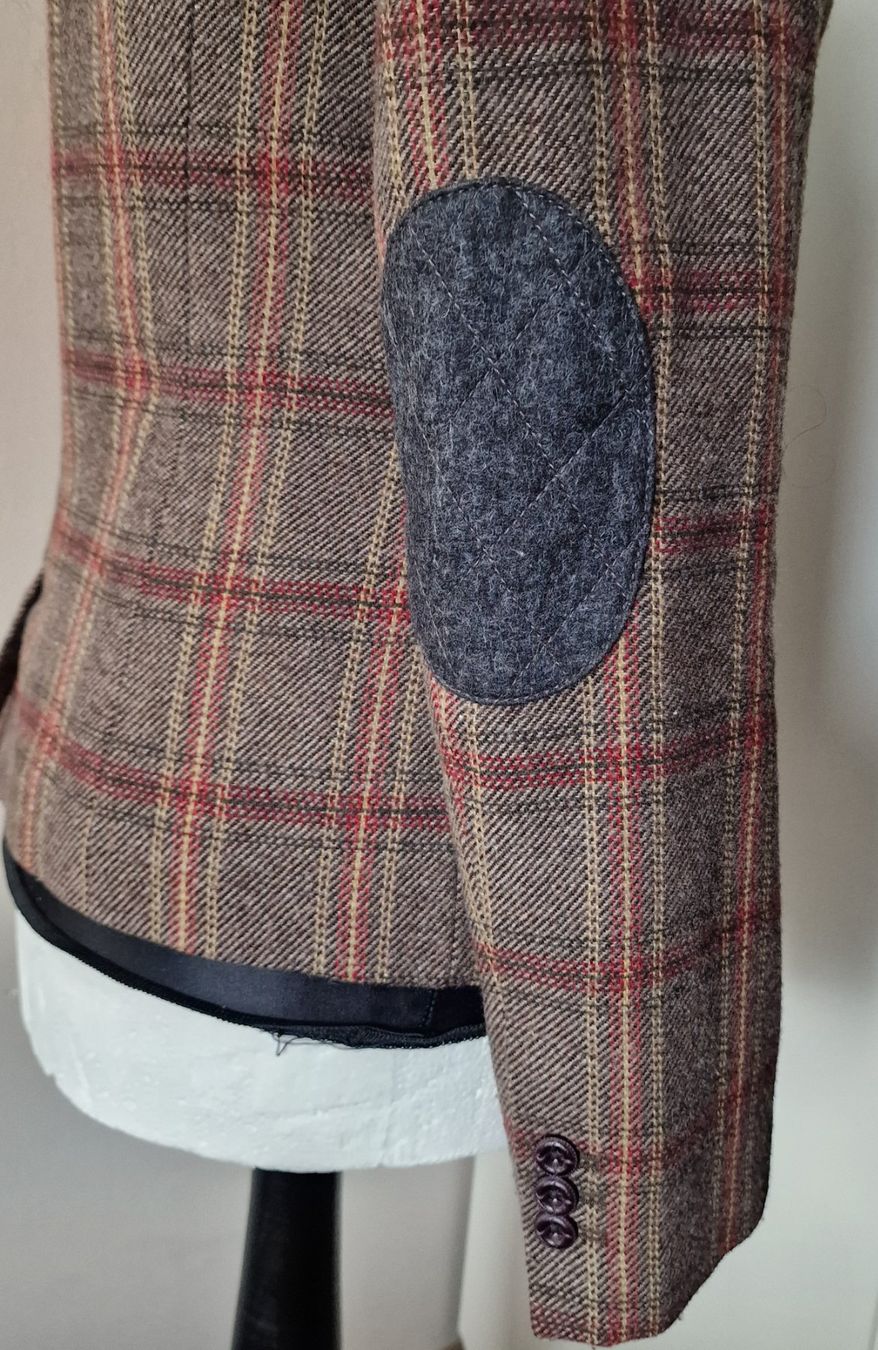 Esprit Jacken: Damen Blazer kariert mit Ellbogenpatch ESPRIT,  Gr.42 – Gebraucht aus Münchenstein von strolch001 3