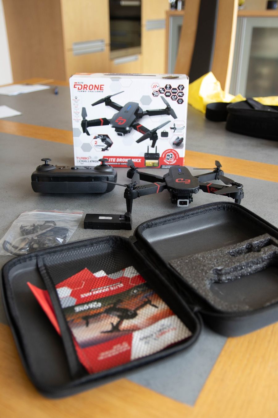E-Flite Modellismo RC: Drone C3 Elite Drone 4K, noir, avec caméra, comme neuf! – Nuovo (secondo la descrizione) da St-Blaise venduto da Marc_zipper