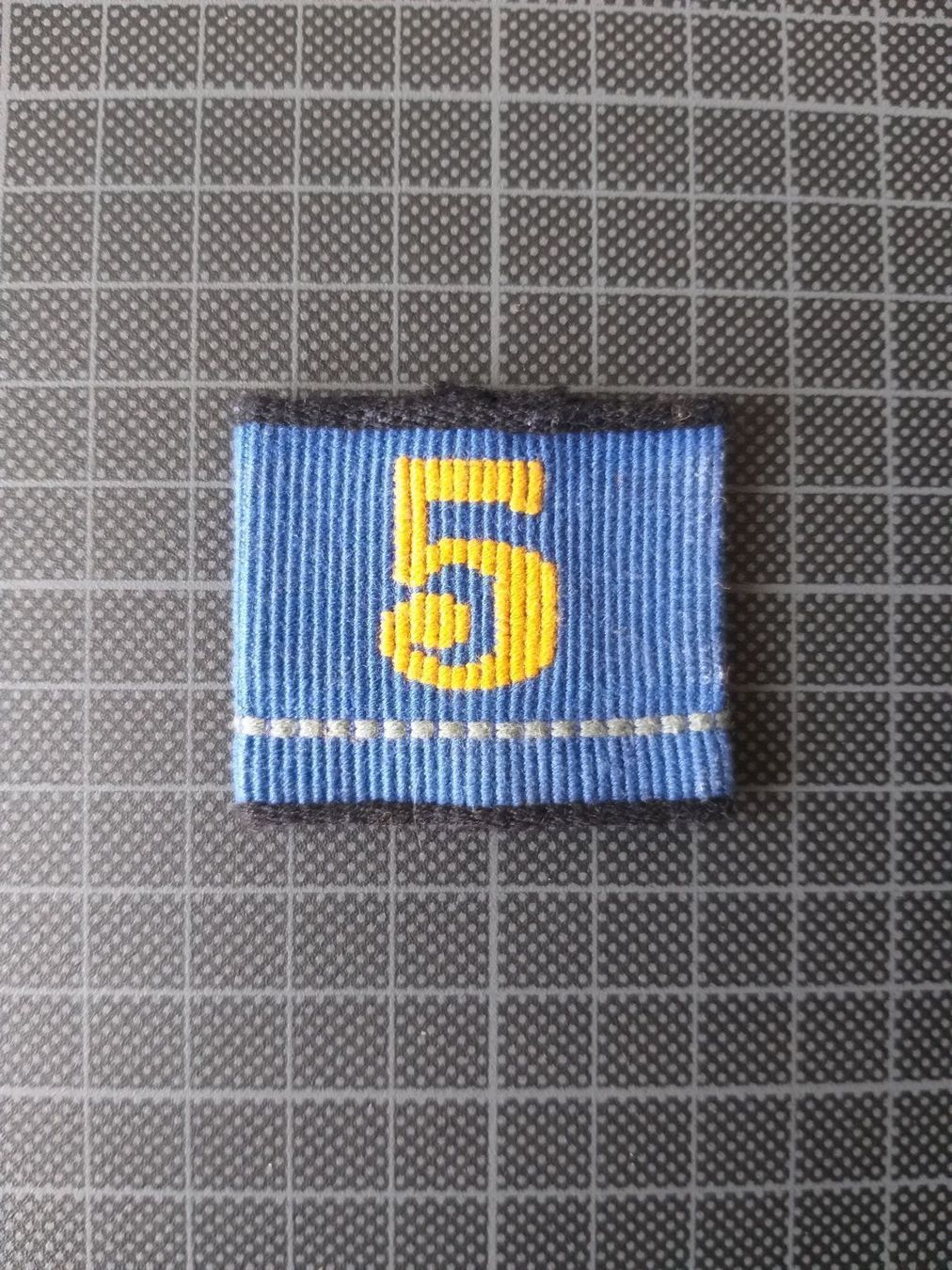 Placchette & Badge: Achselschlaufe Sanität Bataillon 5 Kp 4 – Usato da Bauma venduto da SwissMilitaria