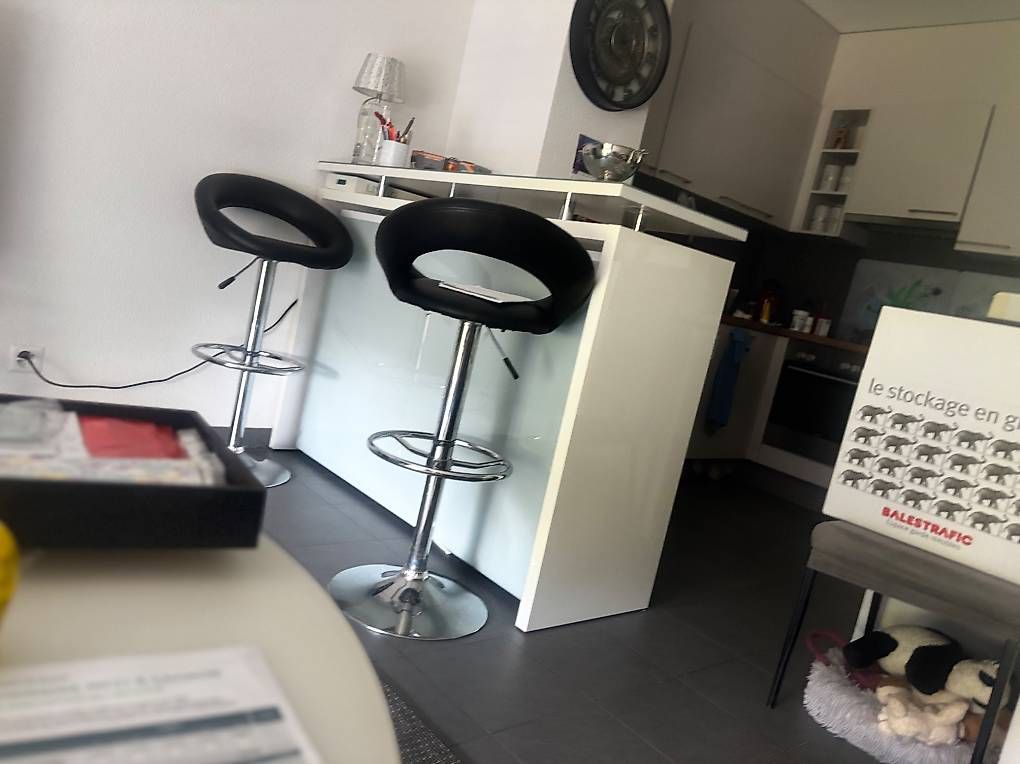 Allestimento di negozi e stand fieristici: Bar séparation cuisine et salon – Usato da Meyrin venduto da lauryann 3