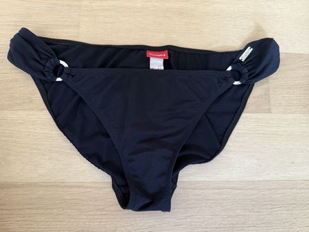 Schwarze Badehose von Triumph, Gr. 44, Neu!