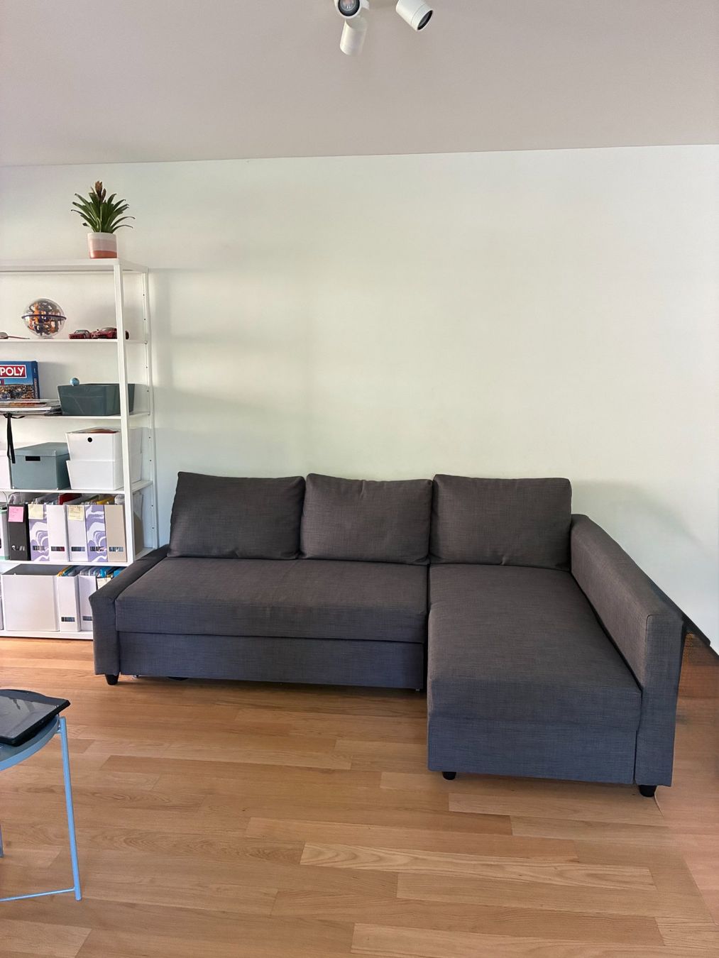 Divani: Grey corner sofa-bed, mattress pad – Usato da Zürich venduto da lau_2rbq