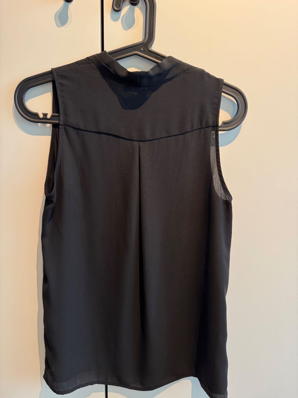 Banana Republic Top: Top, ärmellose blusen – Usato da Bassersdorf venduto da Martinaabegg 3