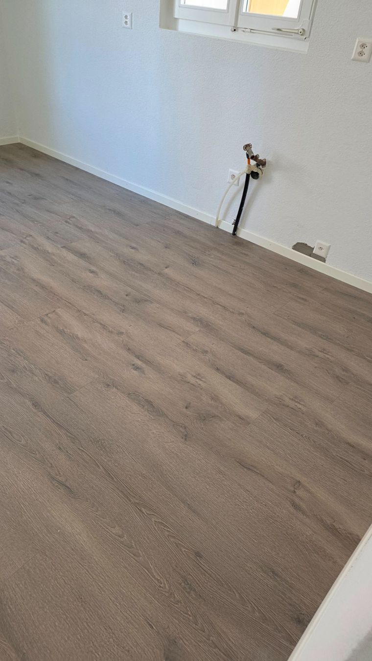 Articles en bois: Swiss Premium Camphana 12 mm, Aktionspreis Fr.16.90 m2 – Neuf avec emballage d'origine à Rothrist par swiss-laminat 5