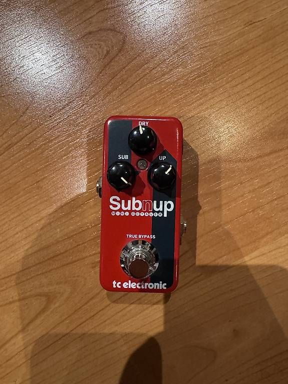 Strumenti musicali: Pedale Octaver - Sub'n'Up – Usato da Payerne venduto da Eliona_11