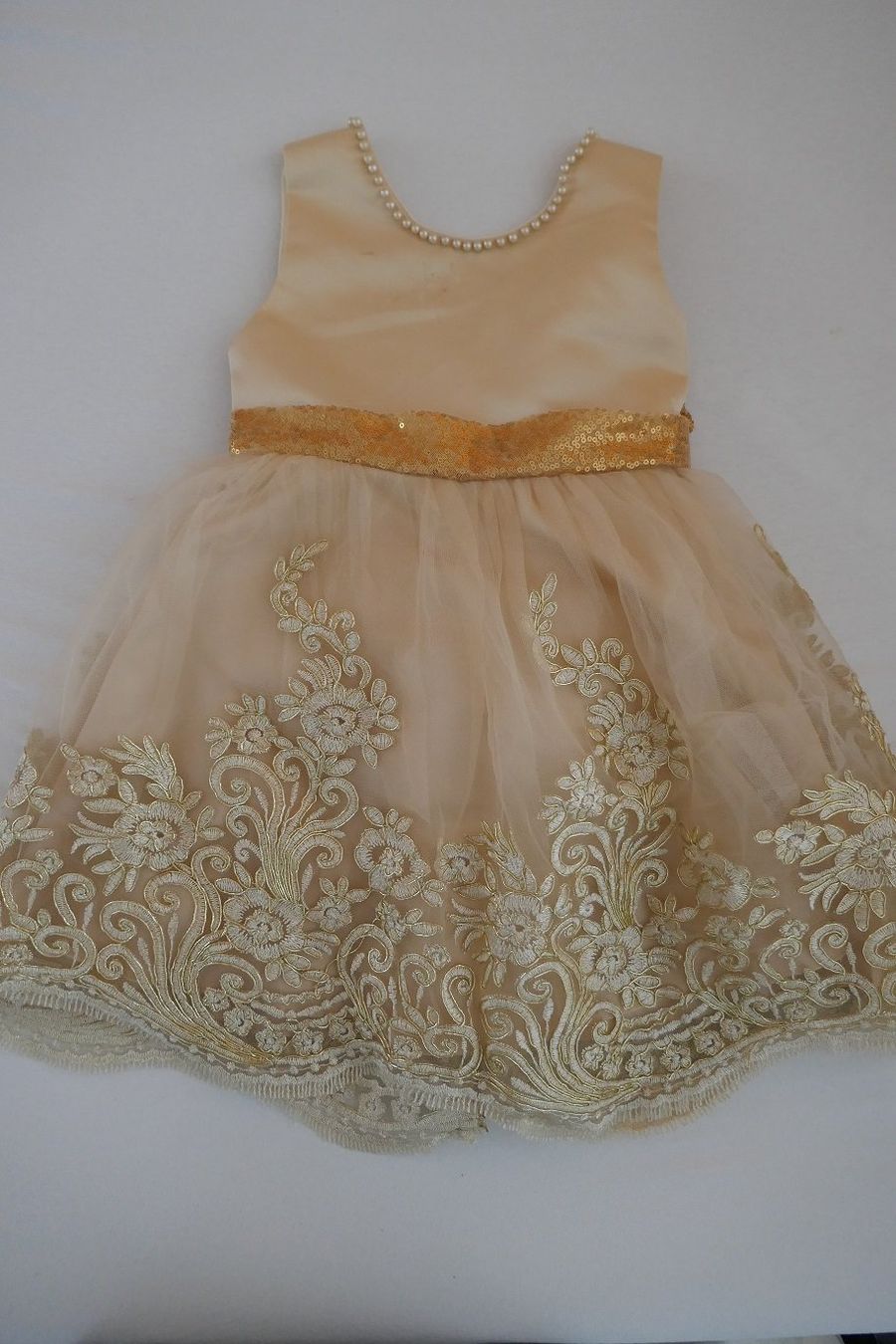 Kleider & Röcke: Süsses goldenes Kleid, Gr. 100 – Gebraucht aus Horgen von Feli39