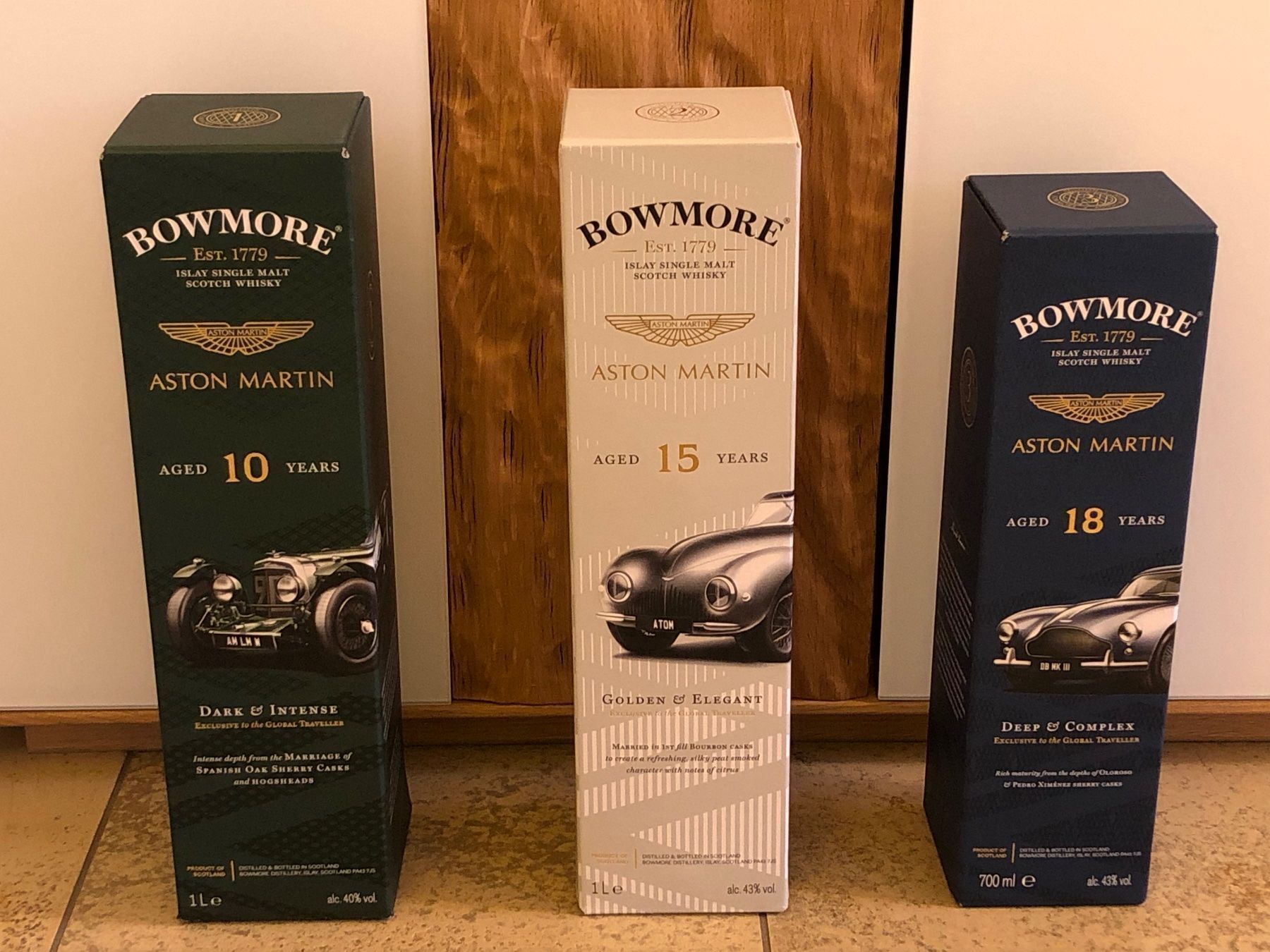 Bowmore Spirituosen: BOWMORE Aston Martin Set 10, 15, 18y – Neu und originalverpackt aus Zug von A1L-B