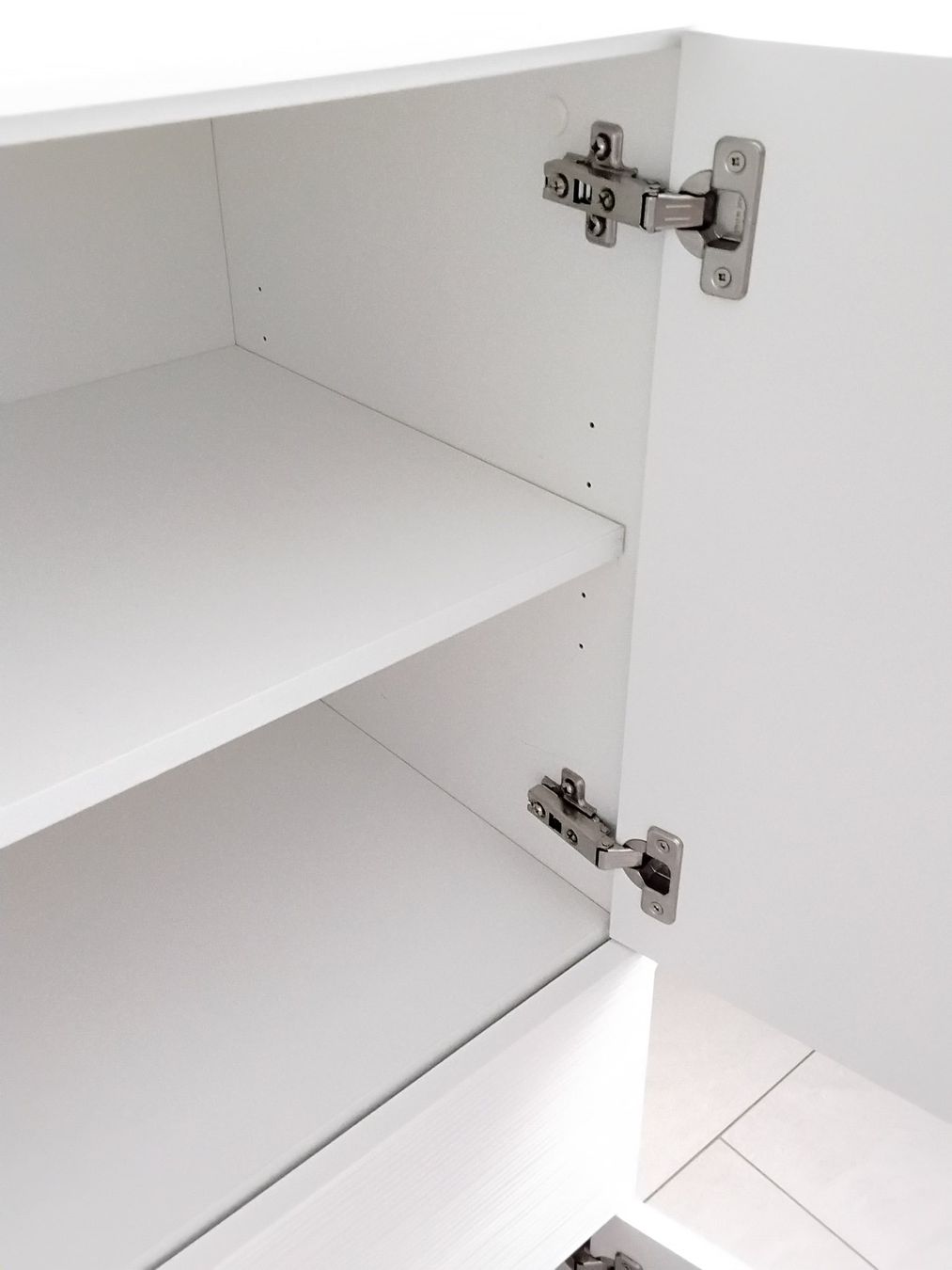 Pfister Scaffali: Elegantes Highboard Regal weiss – Usato da  venduto da  7