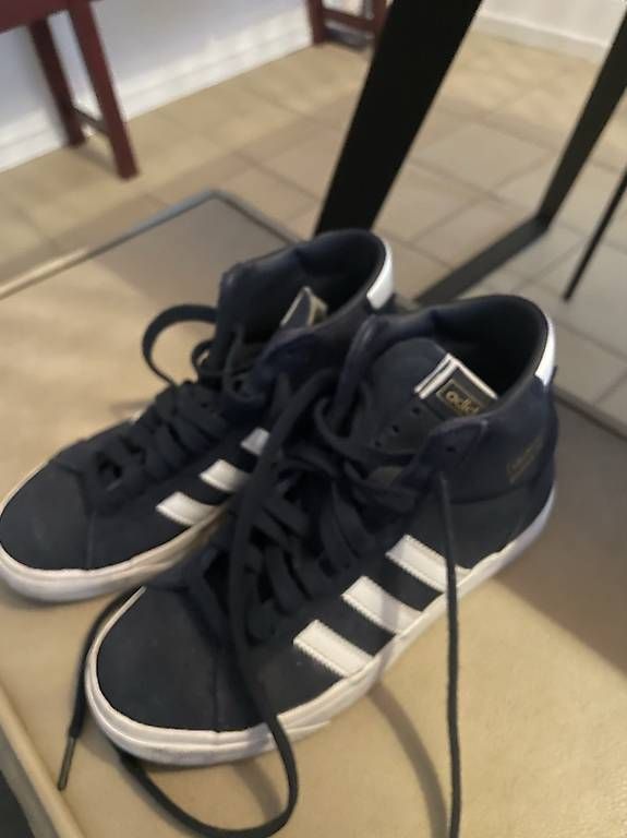 Scarpe da uomo: Adidas Schuhe – Usato da Basel venduto da oez_cr9z