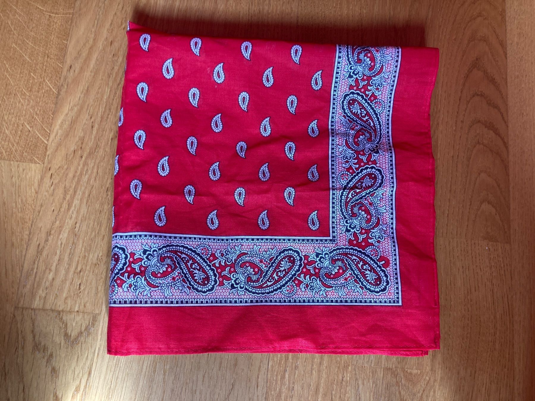 Altro in  Abbigliamento & Accessori: Glarner Tüchli 70x 70cm – Nuovo (secondo la descrizione) da Wettingen venduto da Nini54