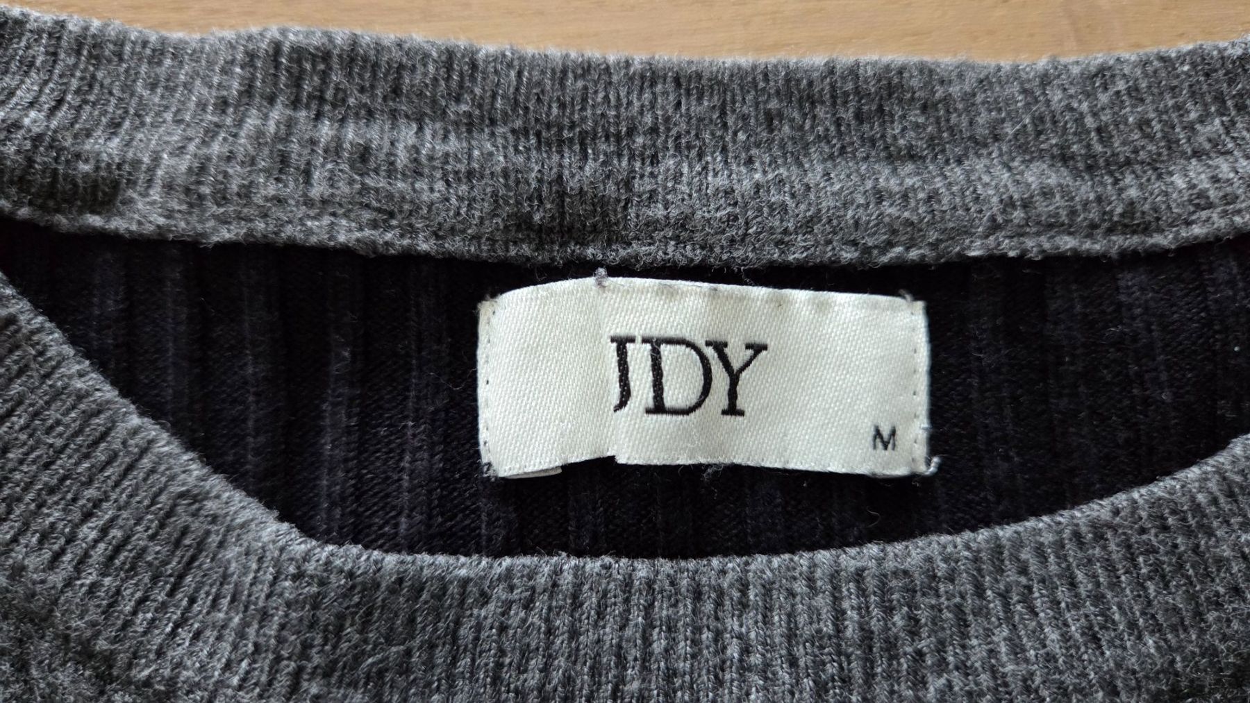 Maglioni & Felpe: Shirt – Usato da Einsiedeln venduto da kiphrajaya 2