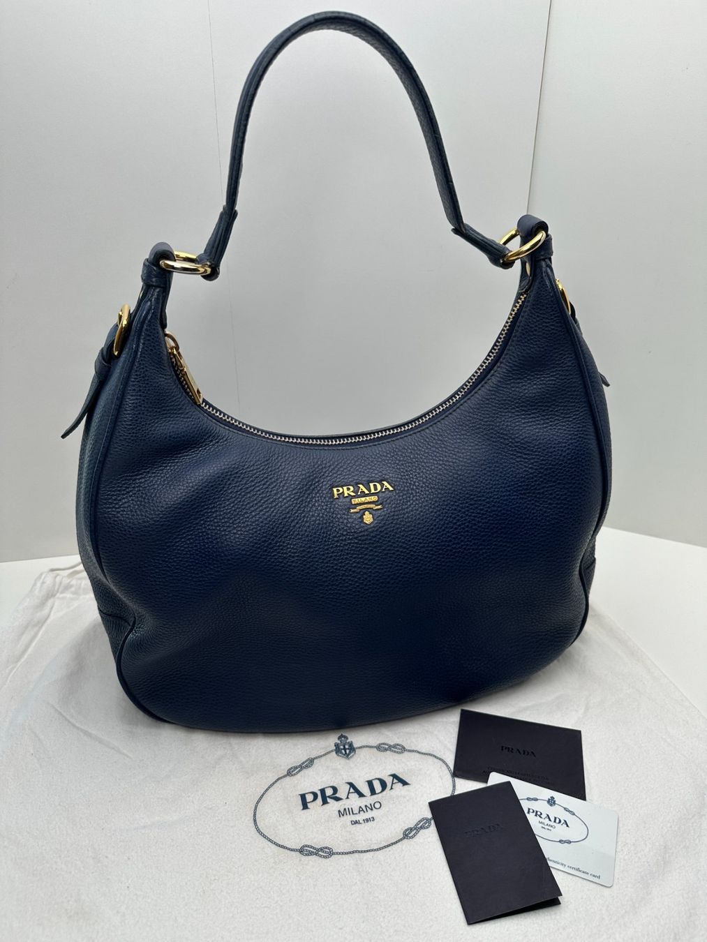 Prada Taschen für Damen: Prada Vitello Daino Hobo + dust bag – Gebraucht aus Genève von rosebud635