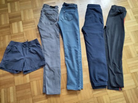 Mädchenset: 2 Hosen + 2 Jogginghosen + einer Shorts, Gr.140