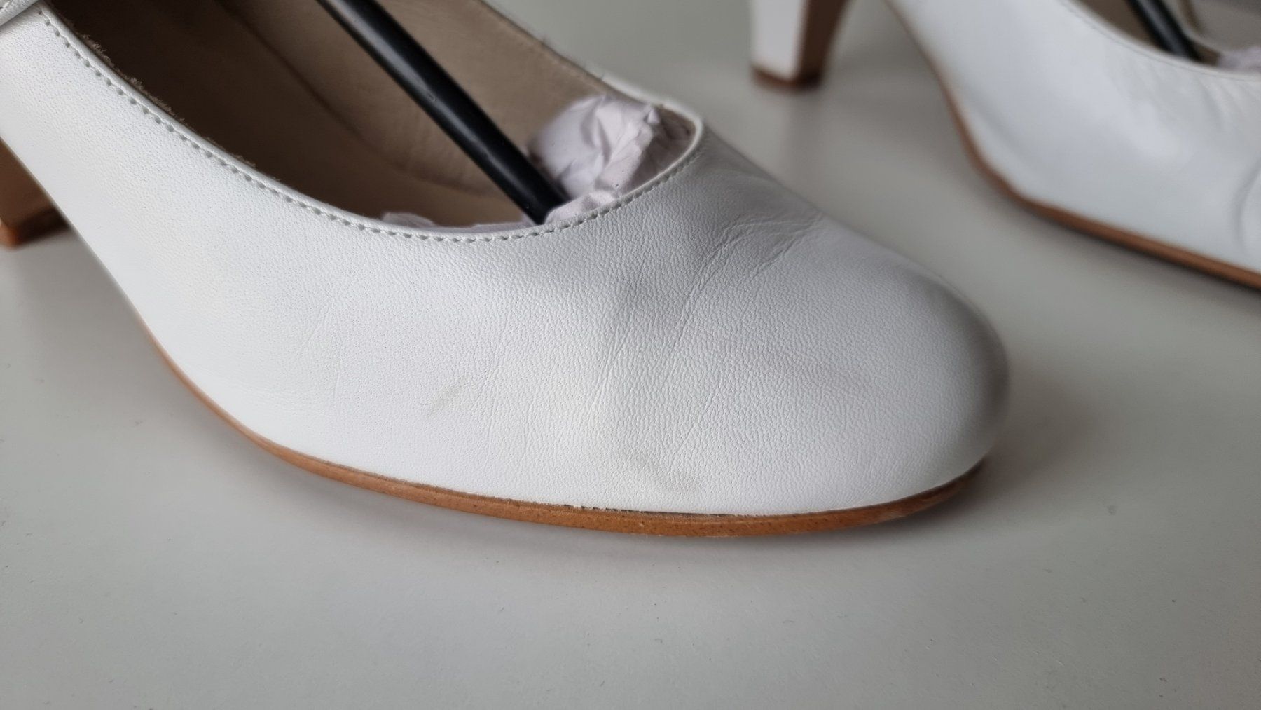 Scarpe da donna: Weisse Leder Pumps Gr. 40 – Usato da Langenthal venduto da mar_5 4