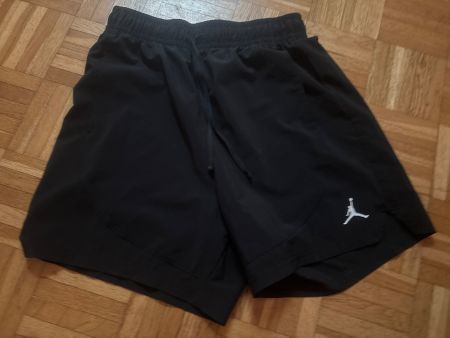 Jordan Shorts schwarz Grösse S guter Zustand
