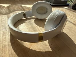 Gebrochene pro Beats Studio 4Wireless Kopfhörer Weiss defekt