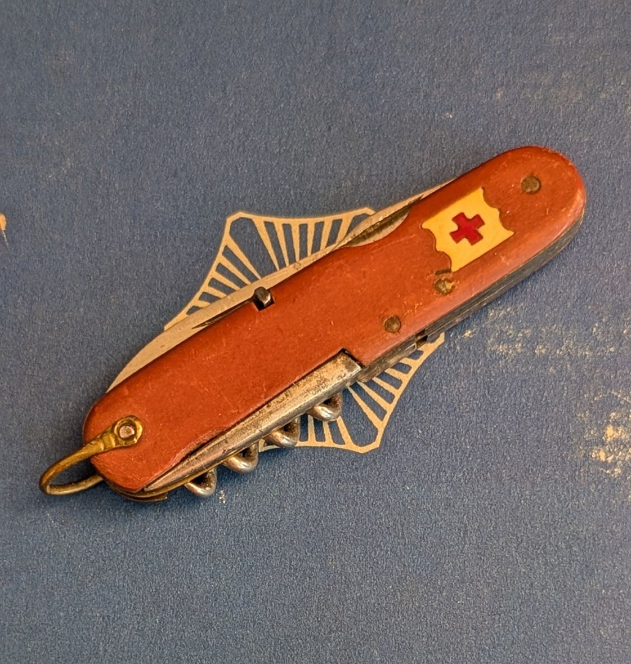 Taschenmesser: Taschenmesser mit Schweizer Kreuz  – Gebraucht aus Mönchaltorf von Blechfreund