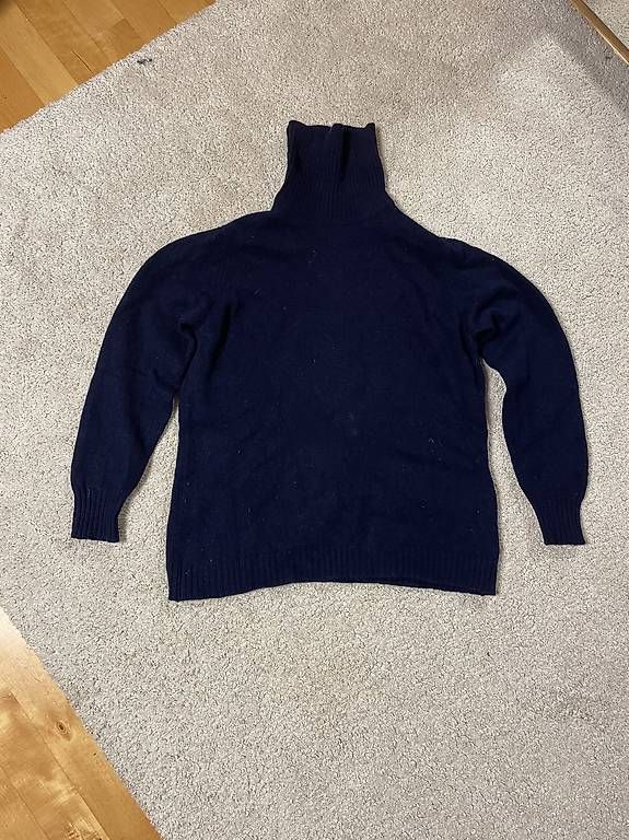 Maglioni & Felpe: Dunkelblauer Kragenwollpullover Gr. M – Usato da Weisslingen venduto da Fiorellin7