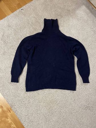 Dunkelblauer Kragenwollpullover Gr. M